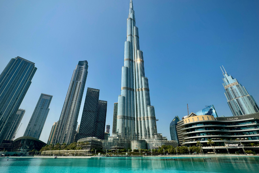 Pilot Phase Is Live: What UAE Businesses Need to Do Between Now and Wave 1 January 2027 2 Burj Khalifa and Downtown Dubai skyline representing UAE business and e-invoicing compliance